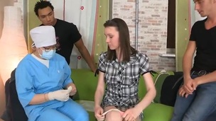 adolescentes hardcore mamada amateur virgen rusas primera vez dos hombres una mujer